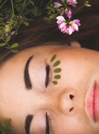 beautiful-girl-on-flower-garden-1